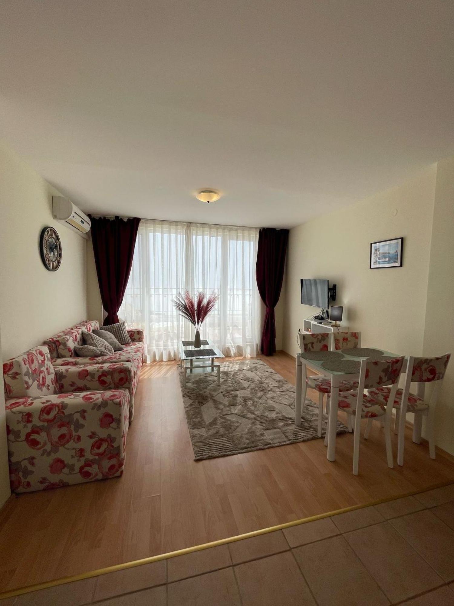 Grand Resort - Imperial Crown Fort Club - Prestige Apartments Elenite Room photo